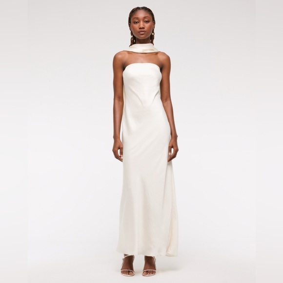 The A&F Julia Slip Strapless Scarf
Maxi Dress - Picture 2 of 4